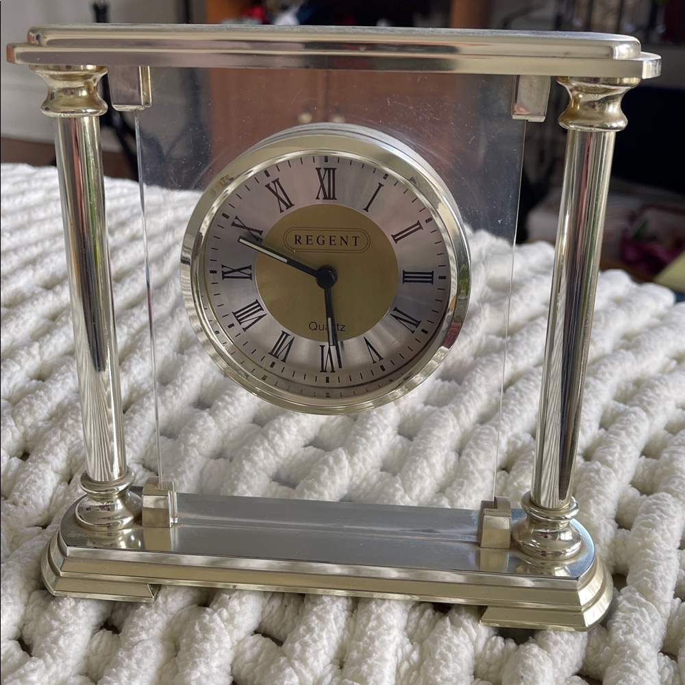 Vintage Regent silver tone quartz mantel clock,Roman numerals.2 column. GUC